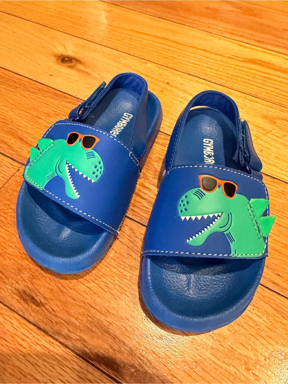 Gymboree toddler slides with back size 8